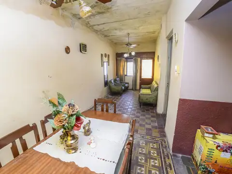 Casa 5 ambientes con 1 baño