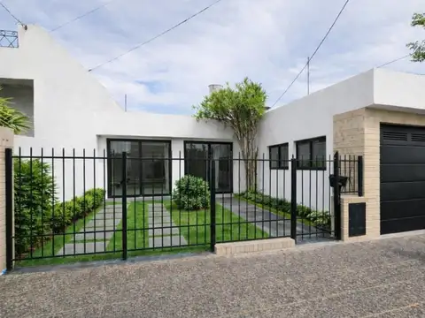 Casa en venta de 4 ambientes en Ituzaingó Norte con patio