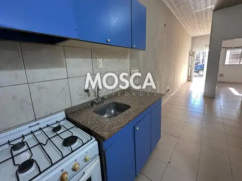 Depto Tipo Casa en Alquiler en Moreno, $ 320.000