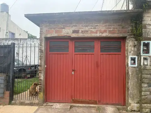 Casa 3 ambientes con 1 baño