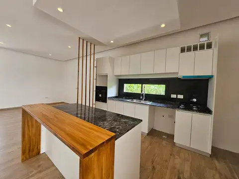 BARRIO SANTA ELENA 500