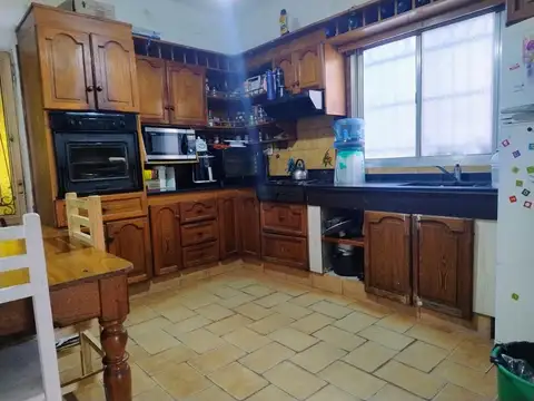 Casa 7 ambientes con 3 baños