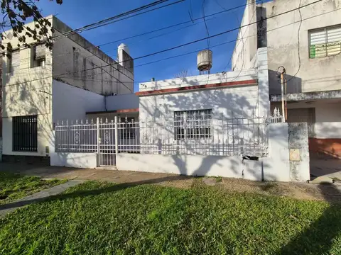 CASA A RECICLAR- SANTA CRUZ 1500 - GRANADERO BAIGORRIA