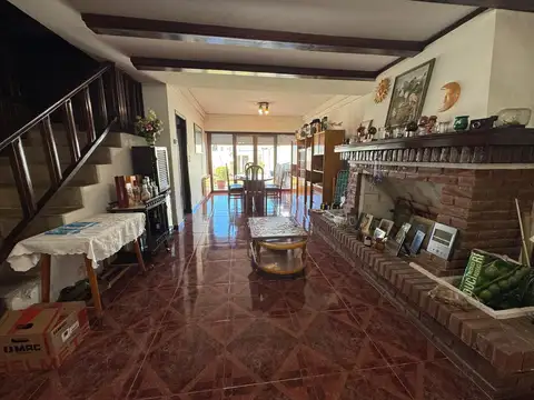 Casa 6 ambientes con 3 baños