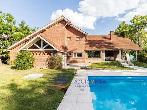 Casa 5 ambientes con 2 baños