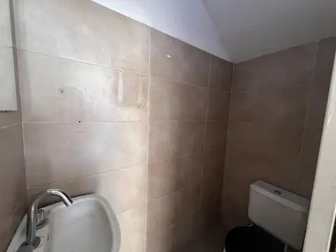 Local en Alquiler en City Bell, $ 700.000