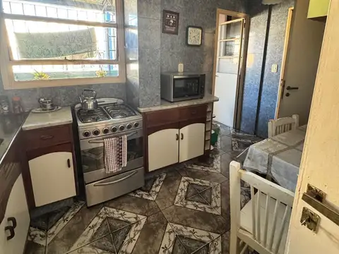 Departamento en primer piso.  alquiler – Exclusiva zona céntrica de Lomas de Zamora meexs 134