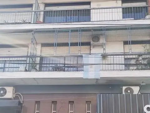 Departamento en primer piso.  alquiler – Exclusiva zona céntrica de Lomas de Zamora meexs 134