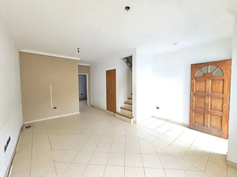 DUPLEX 3 AMBIENTES EN VENTA EN AVELLANEDA COCHERA