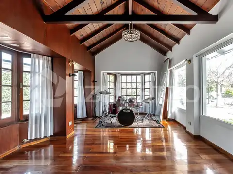 Casa en Venta con 7 cocheras