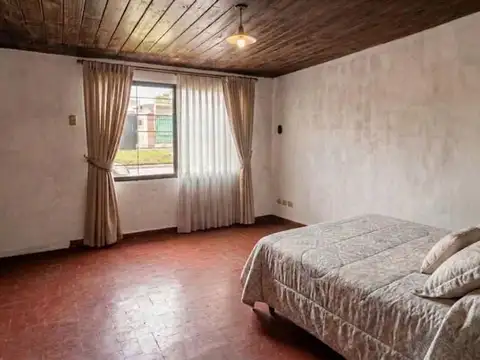 CASA 3 AMB EN VENTA EN MARCOS PAZ LOTE PROPIO