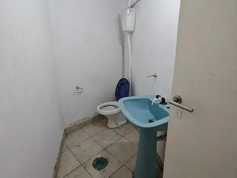 Local en Alquiler en Gregorio de Laferrere, $ 1.600.000