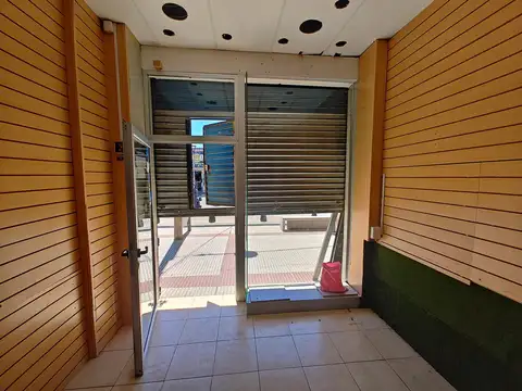 Local en Alquiler en Gregorio de Laferrere, $ 1.600.000
