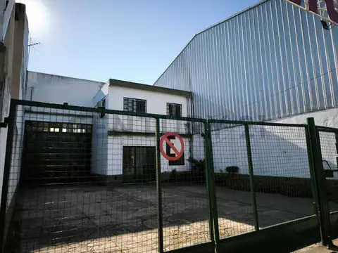 Lisandro de La Torre 2100, Piso 0