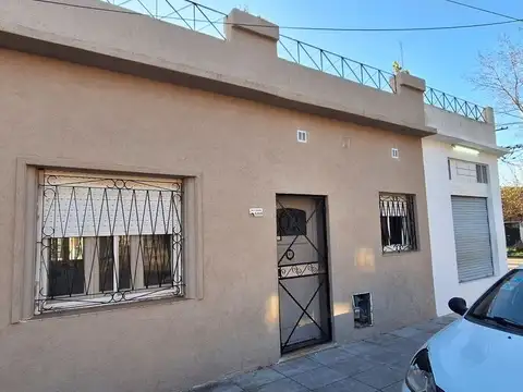 Depto Tipo Casa en Alquiler en Lanus Oeste, $ 900.000