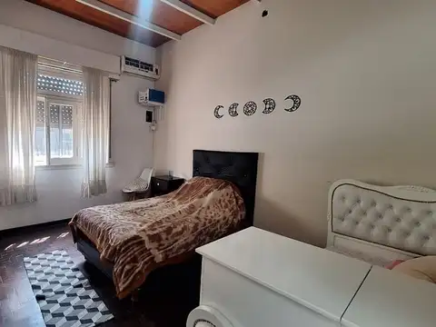 Depto Tipo Casa en Alquiler con 1 cocheras