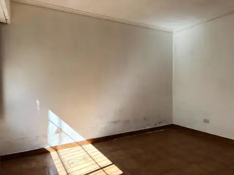 Venta PH Sarandi 3 ambientes, 2 dorm, 1 baño