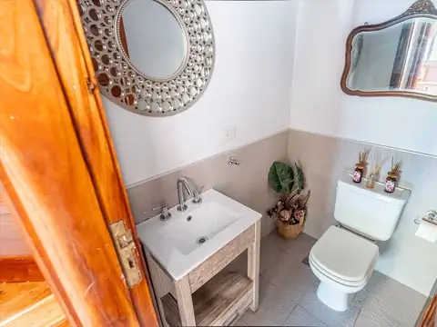 Casa 5 ambientes con 3 baños