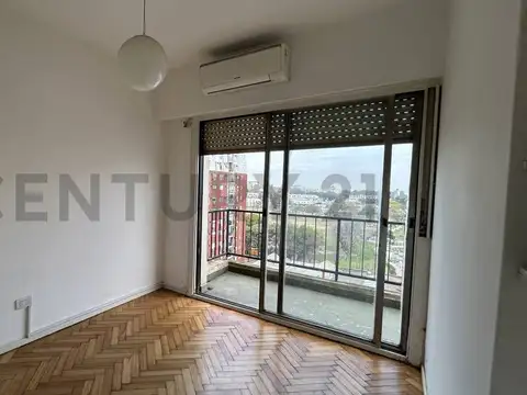 VENTA DE 3 Ambientes 2 balcones y lavadero.