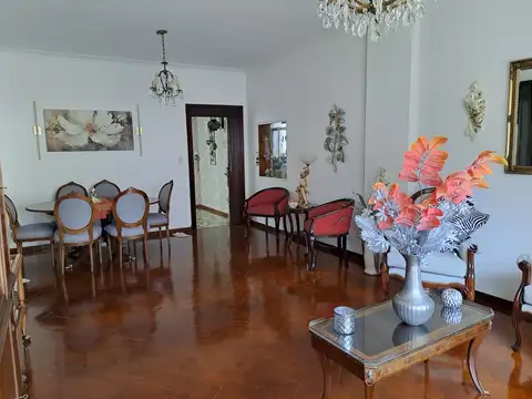 Departamento en Venta en Flores, USD 160.000