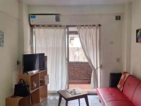 Amueblado 2 Amb c balcon ctrfte en alquiler 2do x Escalera en Balvanera