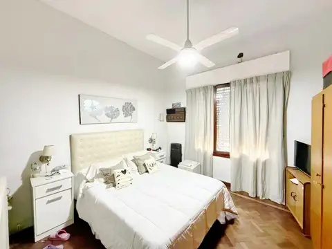 Casa en Venta con 4 cocheras