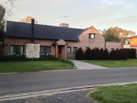 Venta Casa 2 Plantas.Nueva.Pileta Parque BªCerrado.Cons *