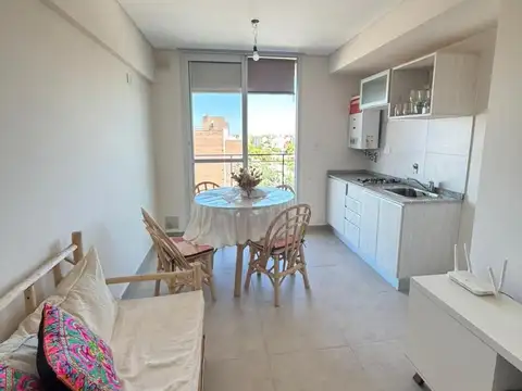 DEPARTAMENTO DE UN DORMITORIO CON COCHERA EN ALQUILER