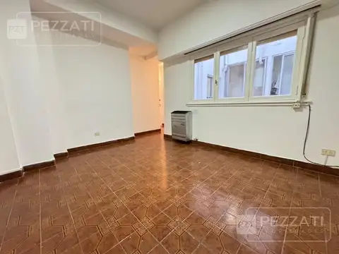 Departamento en alquiler por 24 meses.  Santa Fe y Moreno. Sin muebles. Lavadero