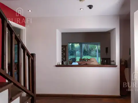 Casa 9 ambientes con 5 baños