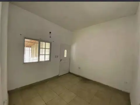Casa en venta. Fisherton R. Parque y pileta.
