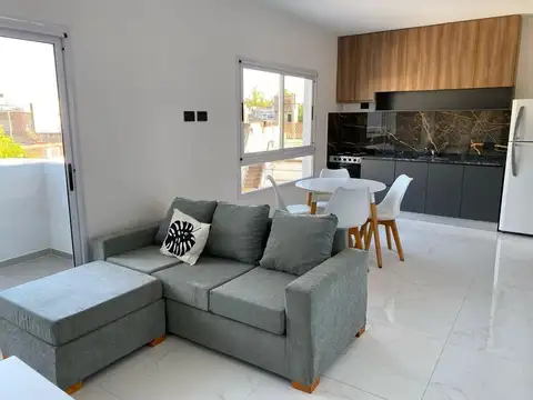 DPTO 2 AMB.AL FRENTE CON BALCON