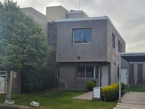 Casa APTA CREDITO - Barrio Privado. Santa Lucia