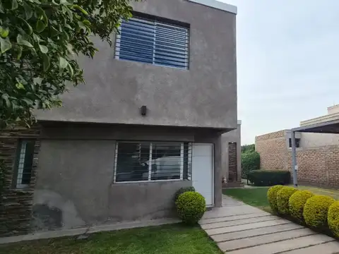 Casa APTA CREDITO - Barrio Privado. Santa Lucia