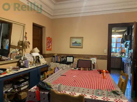 Casa 8 ambientes con 3 baños