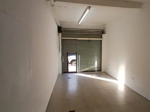 Local en Alquiler en Garin, $ 500.000