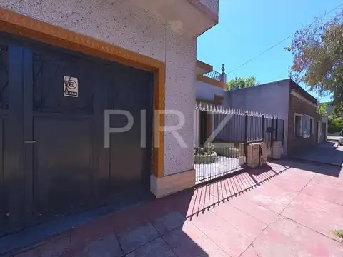 Casa en Venta en Castelar, USD 115.000