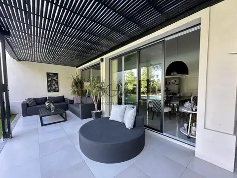 Casa 4 ambientes con 3 baños