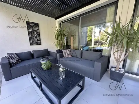 Casa en Alquiler Temporal con 2 cocheras