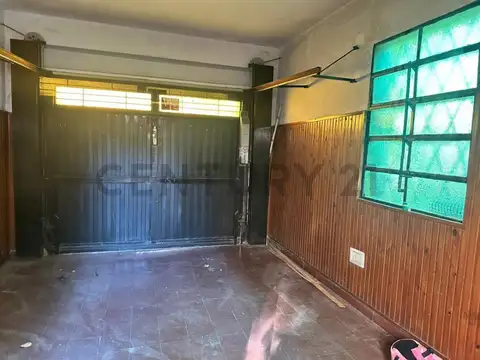 Urdinarrain 300, Piso 0