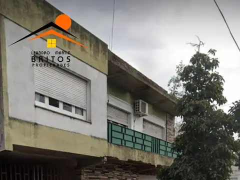 Casa en Venta en Villa Luzuriaga. Ideal Inversor