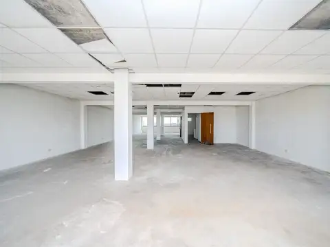 Oficina en Venta con 10 cocheras