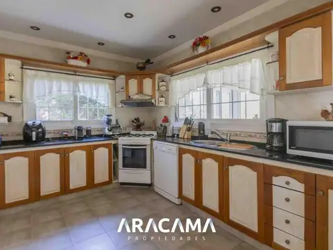 Casa en Venta en Countries y Barrios Cerrados en Esteban Echeverria, USD 475.000