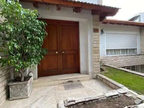 Tiburcio Benegas 700