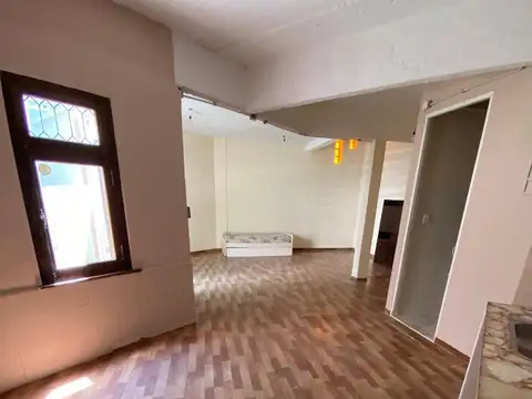 Depto Tipo Casa en Alquiler 50 años