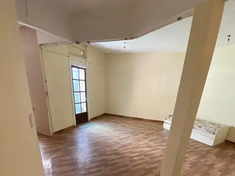 Departamento monoambiente 43m2 patio a metros av san martin