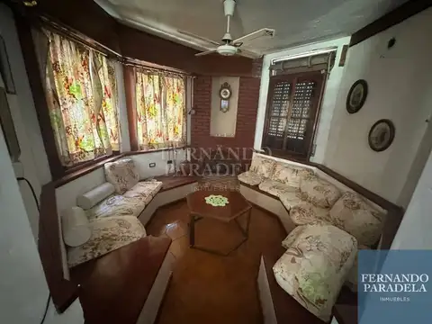 Casa 4 ambientes con 2 baños