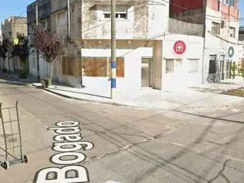 VENTA - CASA / LOCAL COMERCIAL 2 DORMITORIOS - LUDUEÑA / LAS MALVINAS