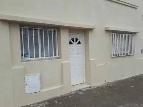 VENTA - CASA / LOCAL COMERCIAL 2 DORMITORIOS - LUDUEÑA / LAS MALVINAS