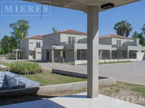 Casa 3 ambientes con 2 baños